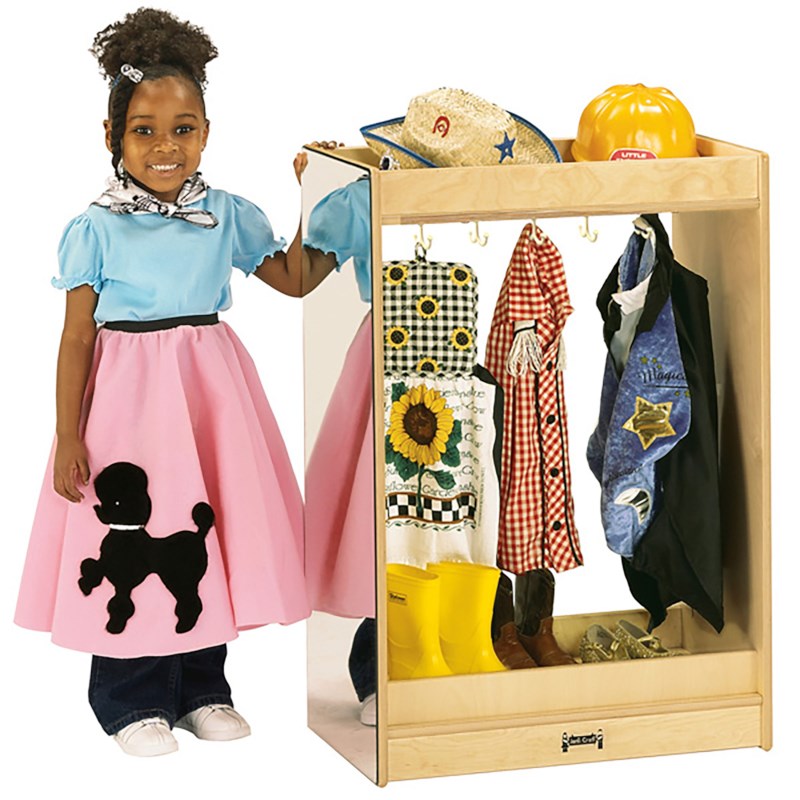 Small Dress-Up Island