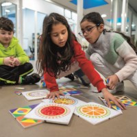 Triangle Game – Color Art